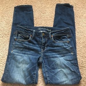 AMERICAN EAGLE SKINNY JEANS