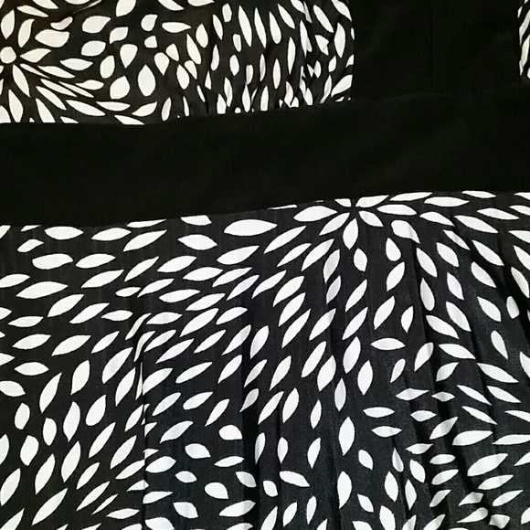 Forever 21 Black & White Dress - Medium - Picture 3 of 9