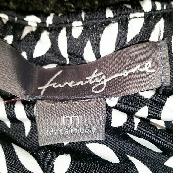 Forever 21 Black & White Dress - Medium - Picture 5 of 9