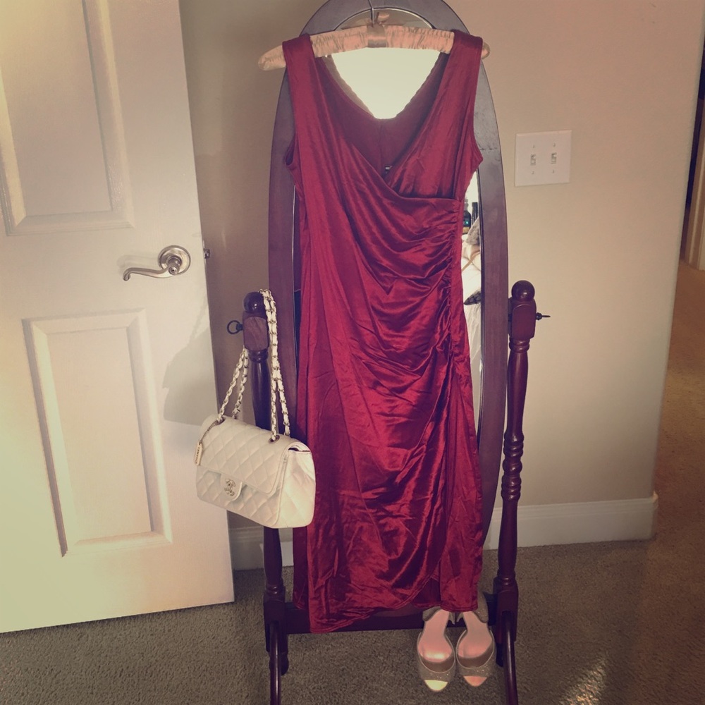 Slinky red pinup dress