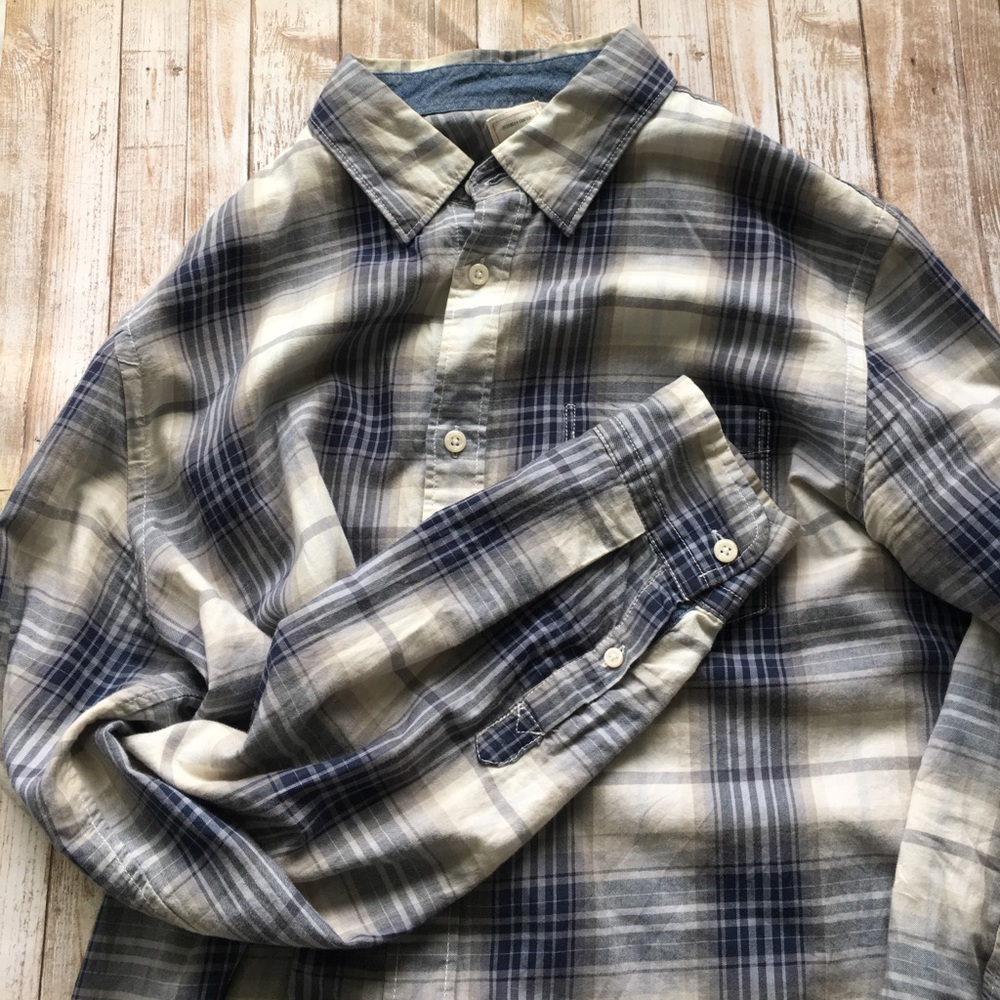 Gap men's button down shirt