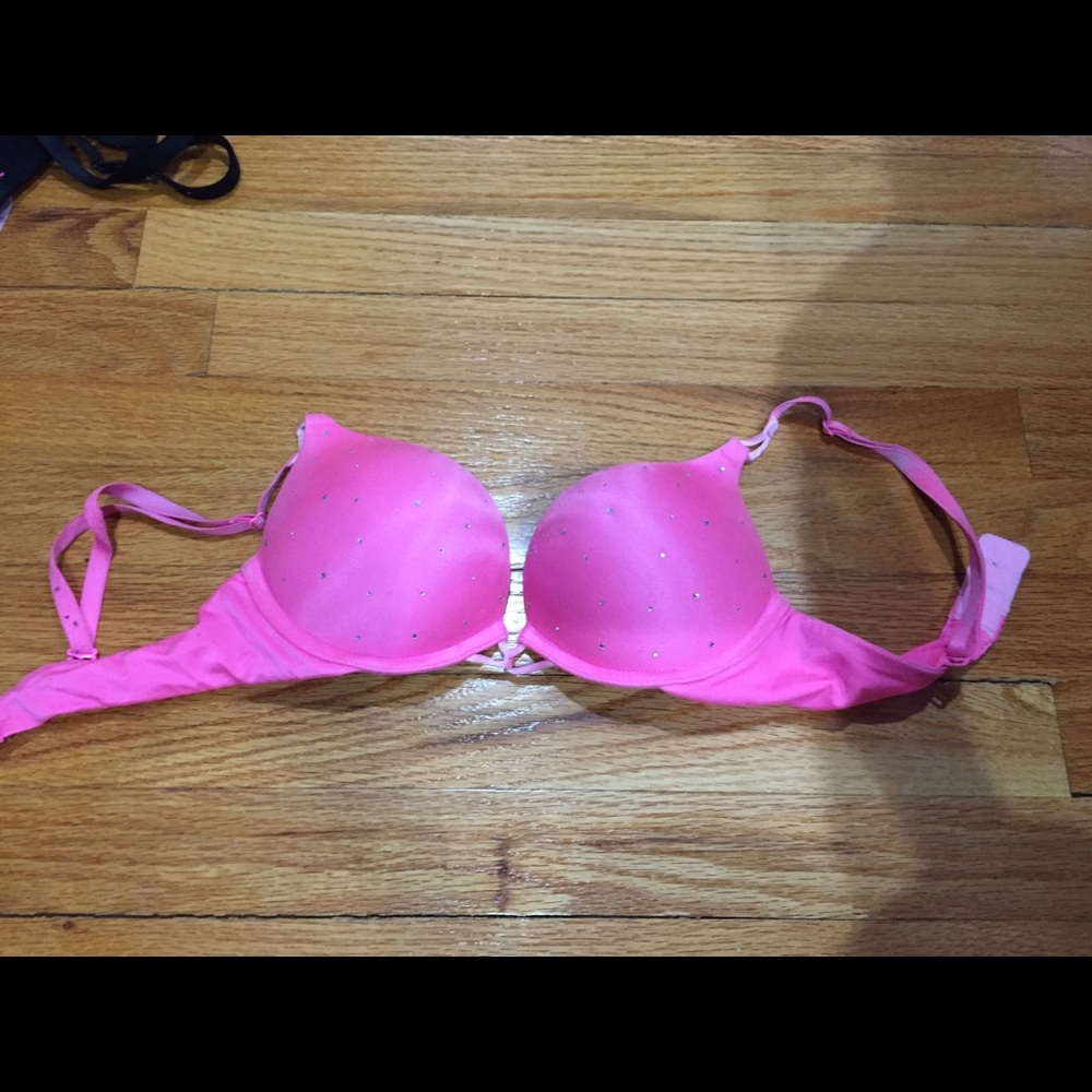 Victoria's Secret bomb shell bra