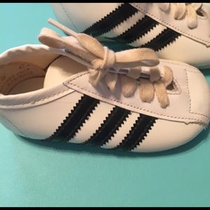Vintage ADIDAS baby tennis shoes.