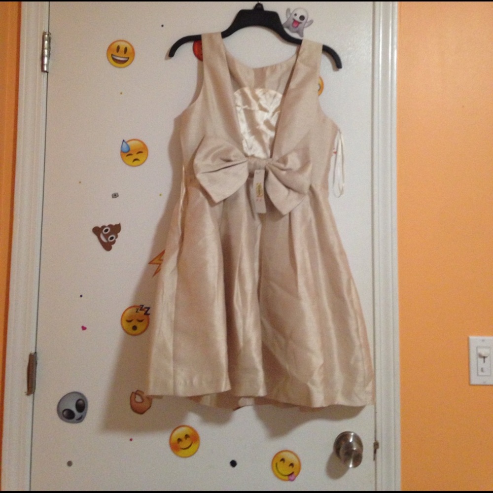 Dress - Picture 2 of 4