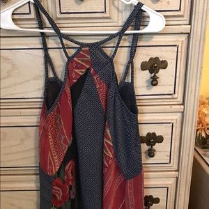 Tank top with neat but settle patterns