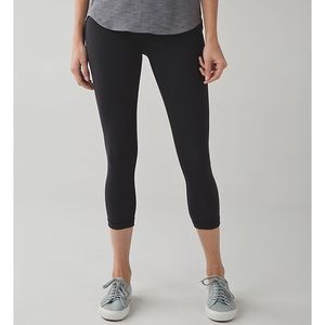 Lululemon Wunder Under Cropped Leggings