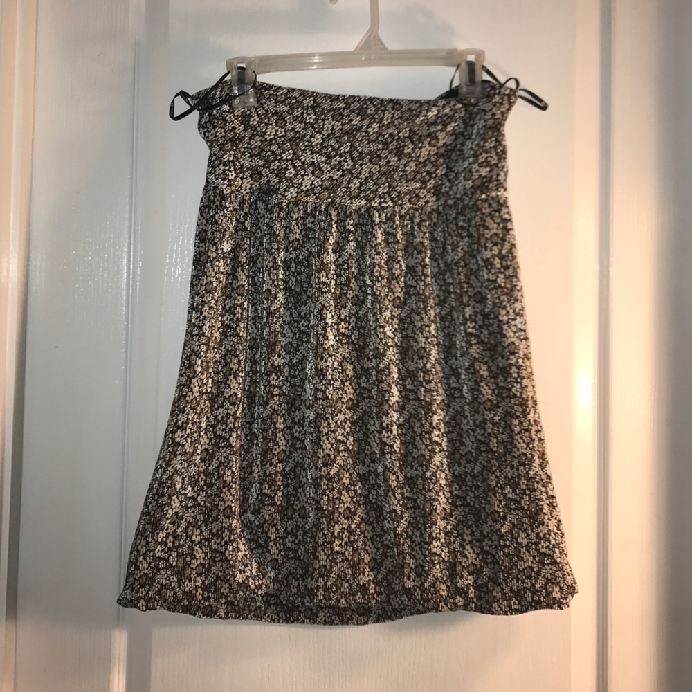 black and brown floral pleated mini dress