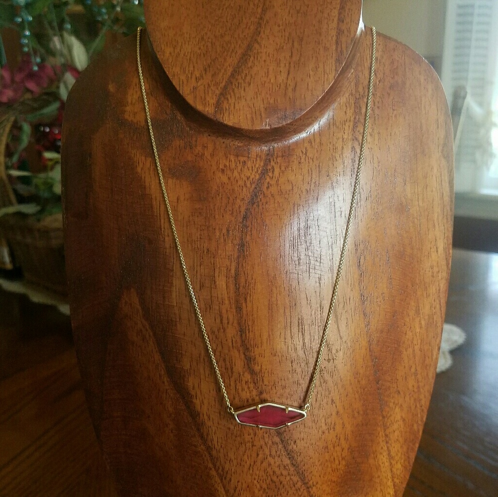 NWT Kendra Scott Beth Burgundy Illusion Necklace