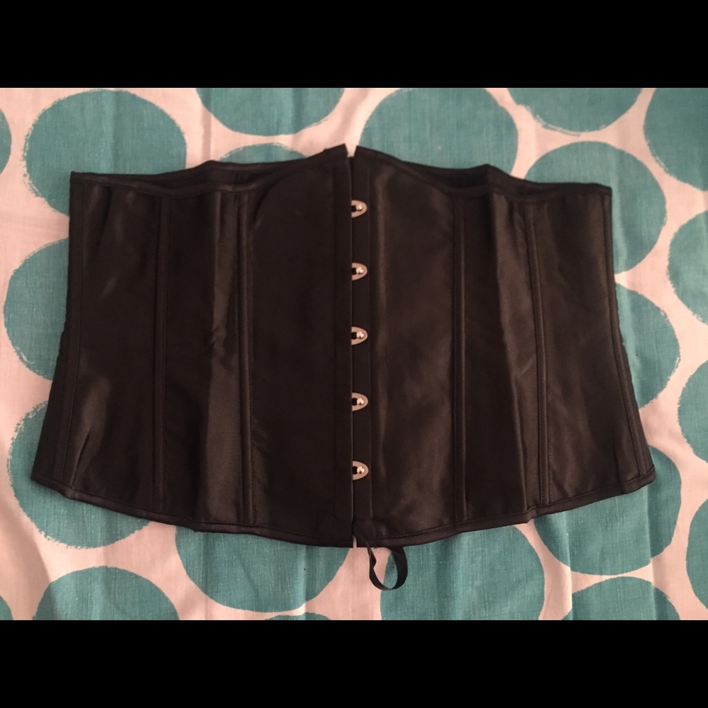 Black Lace Up Corset 💘