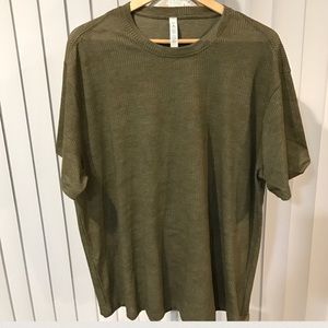 Lululemon Core SS * Camo NWT/XXL HMOS.