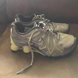 Women's Nike Shox size 11