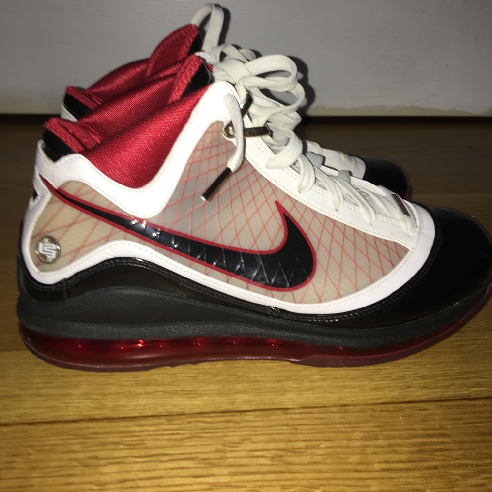 Nike Air Max Lebron 7