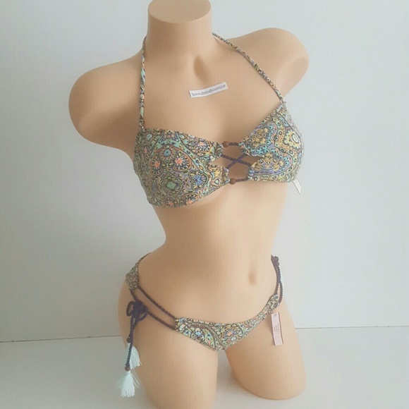 Victoria's Secret MEDIUM BIKINI BUNDLE NWT