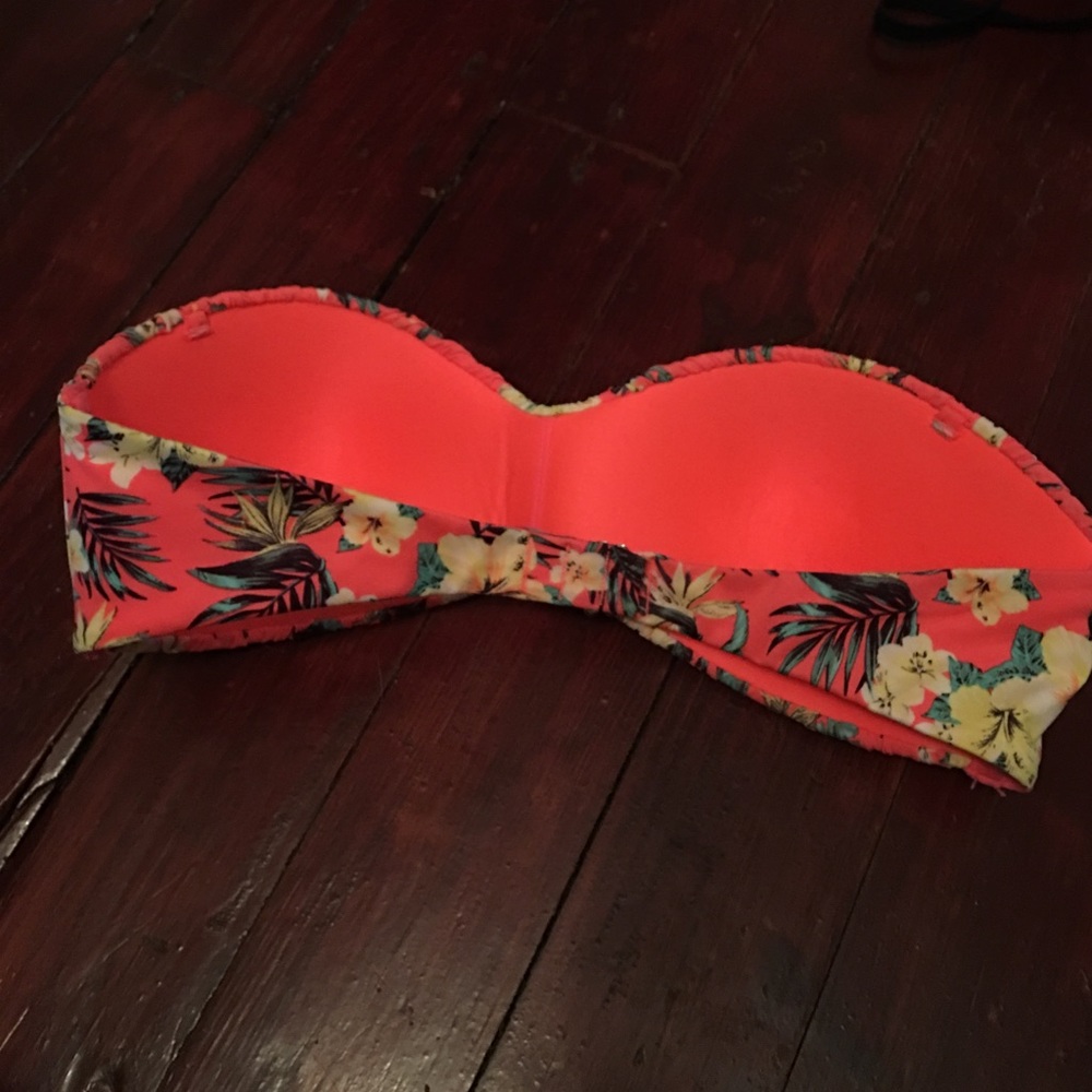 Bathing suit top - Picture 2 of 3