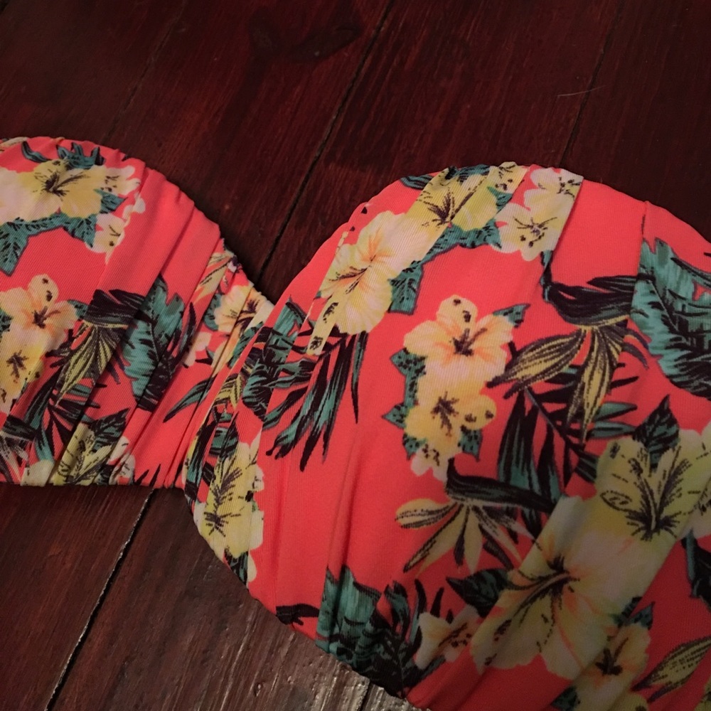 Bathing suit top - Picture 3 of 3