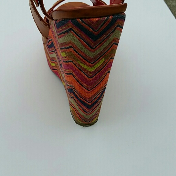 Unlisted by kenneth Cole aztec print Wedges - Picture 4 of 4