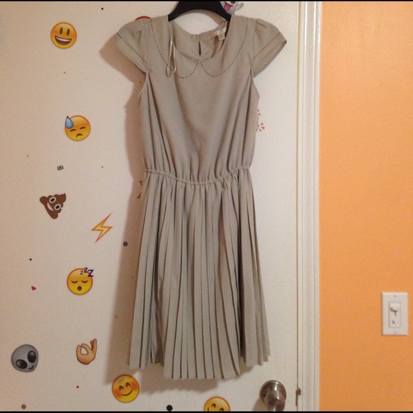 Dress - Picture 1 of 3