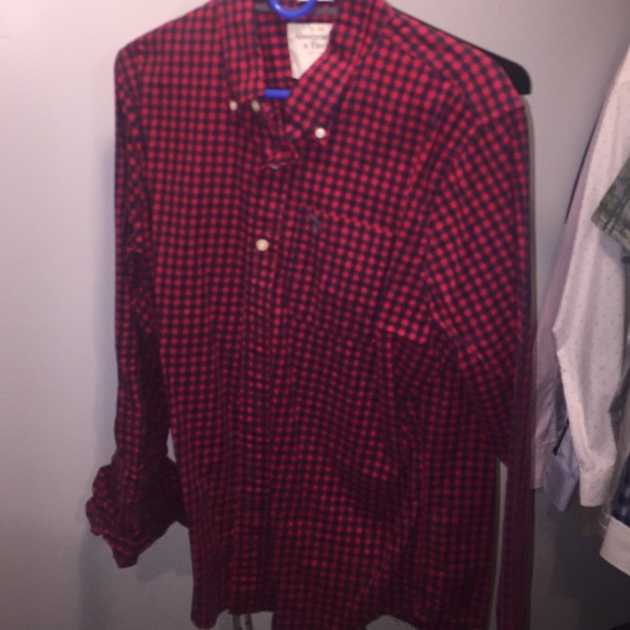 Button up shirt. Barely worn. Colors look great - Picture 2 of 2