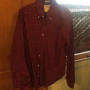 Button up shirt. Barely worn. Colors look great