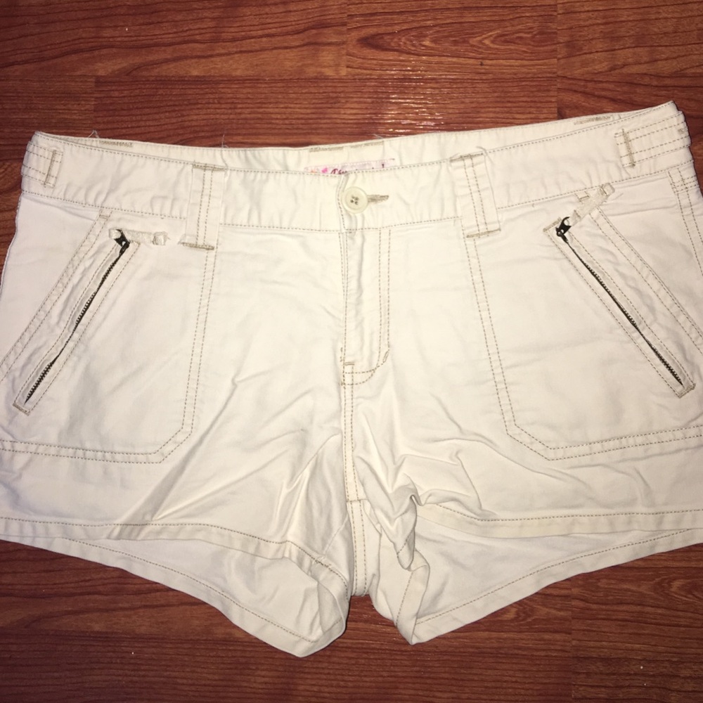Aeropostale Zippered Pocket Khaki Shorts