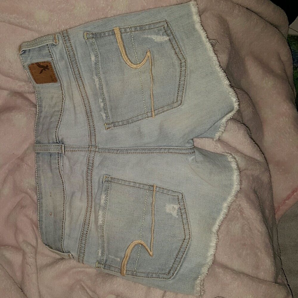 American Eagle 00 shorts.