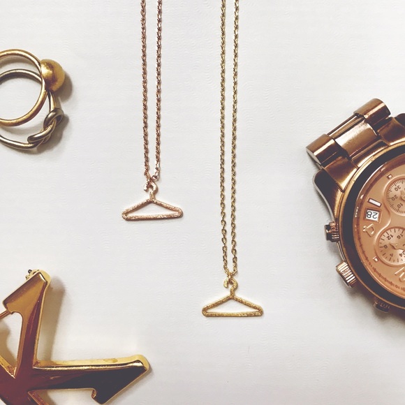 LAST ONE! Delicate Hanger Necklace - Picture 3 of 3