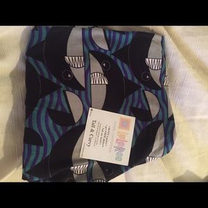 NWT TC LuLaRoe Rare Shark Leggings