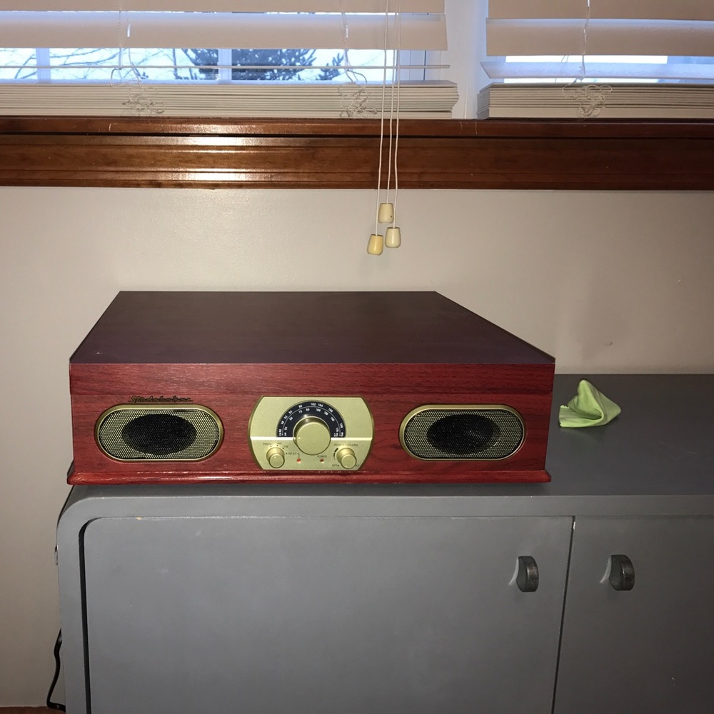 Record player - Picture 3 of 5