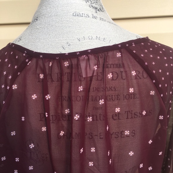 Old Navy Sheer Top - Picture 4 of 8