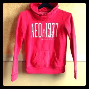 American Eagle, scoop neck, sweatshirt.