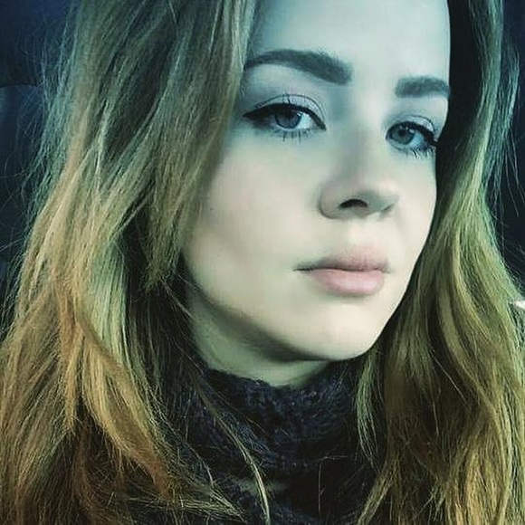Meet your Posher, Katie - Picture 3 of 16
