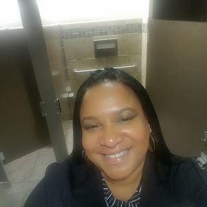 Meet your Posher, Connie