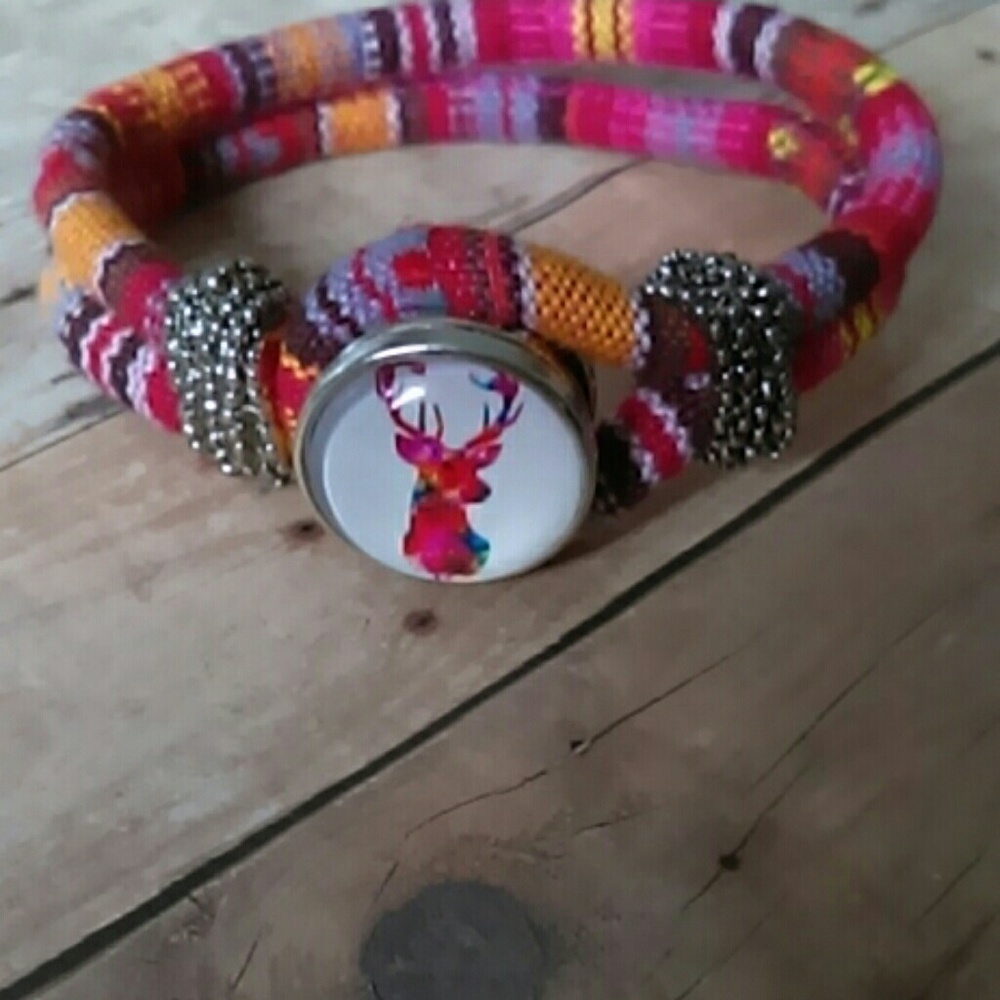 Pink Buck snap button bracelet