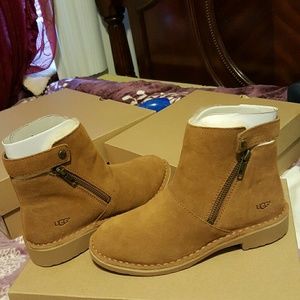 Ugg  W KAYEL Women's  size 6