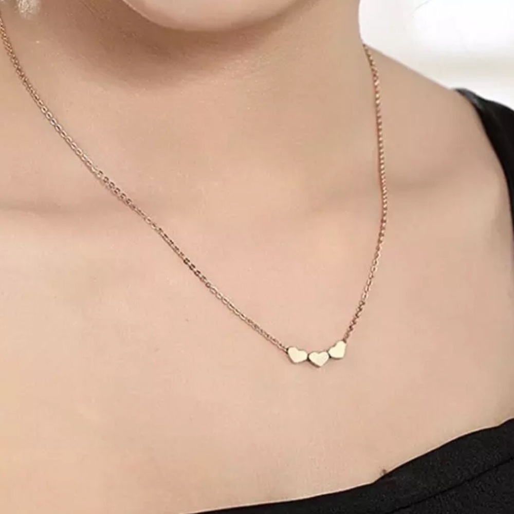 Rose pink Hearts dainty chain necklace. 🆕