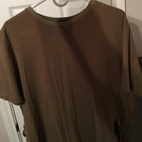 Black longline shirt with zippers - Picture 3 of 3