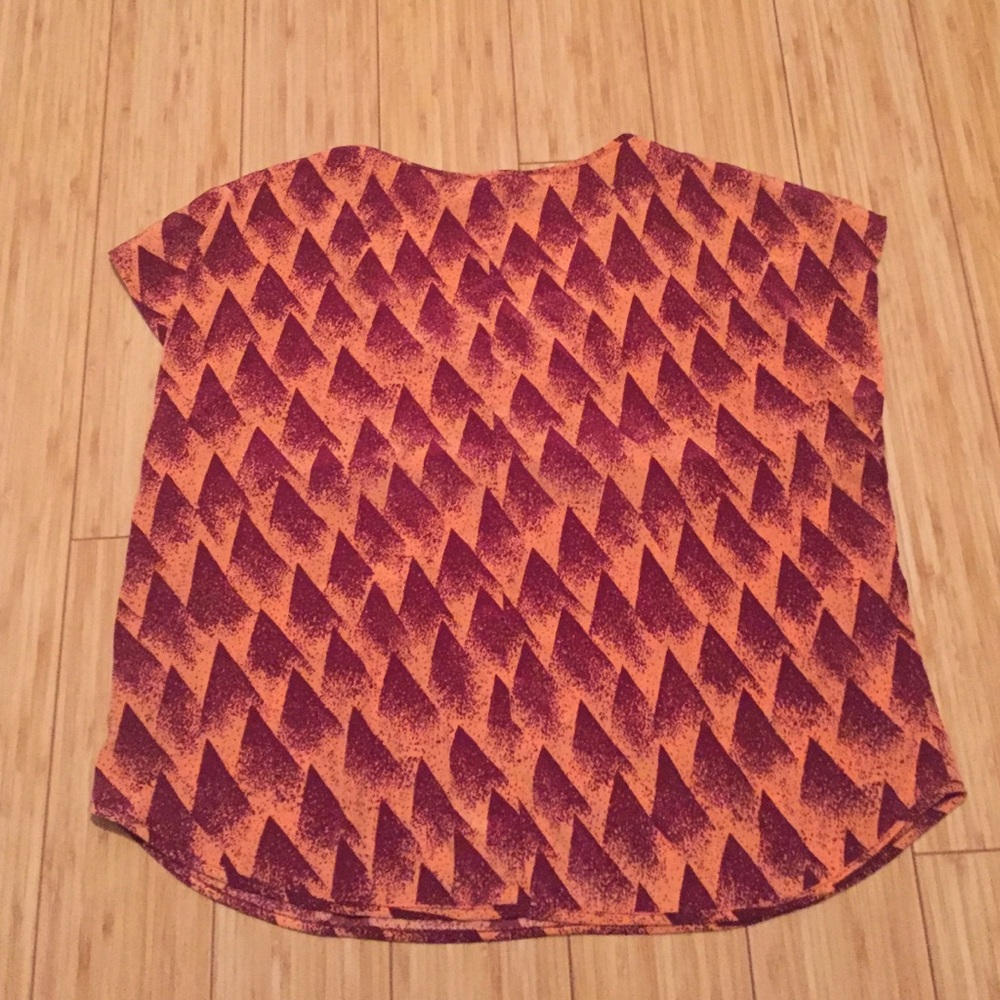 Printed Top With Attached Statement Necklace Nwot - image 4