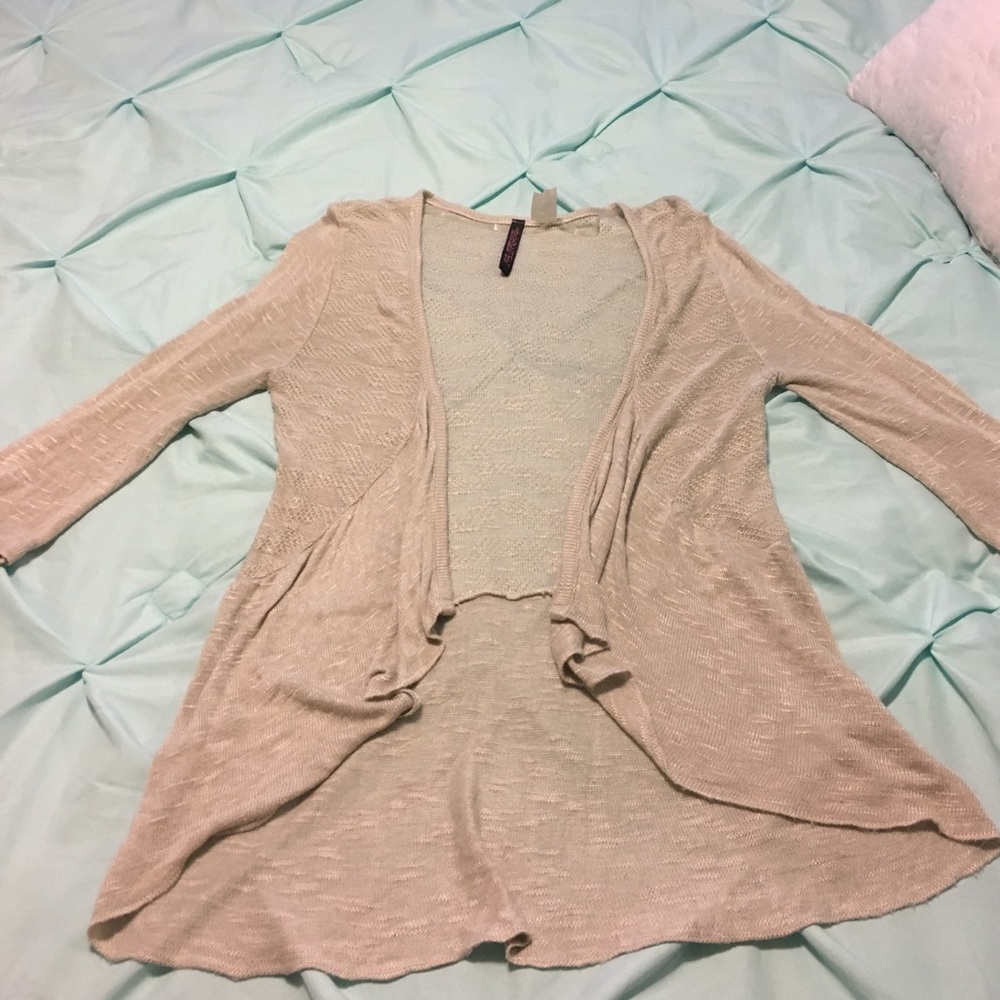 Taupe 3/4 sleeve Cardigan.