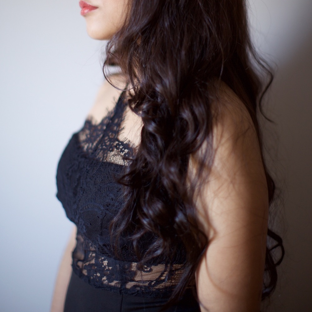 Halter lace dress - Picture 4 of 4
