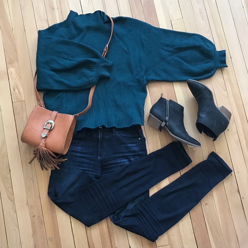 Balloon sleeve turquoise sweater