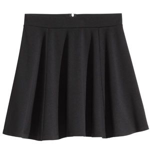 h&m black skater skirt