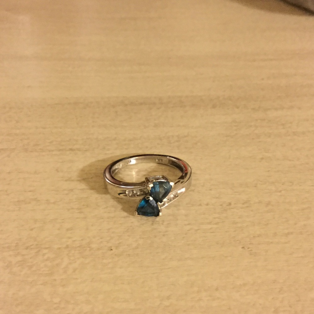 Size 8 sterling silver ring