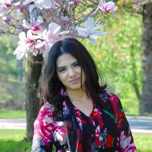 Meet your Posher, Alejandra