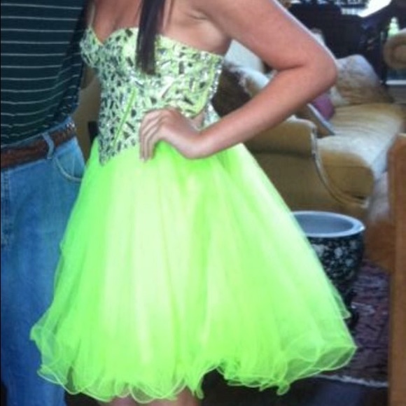 Green Homecoming Dress - Picture 4 of 5