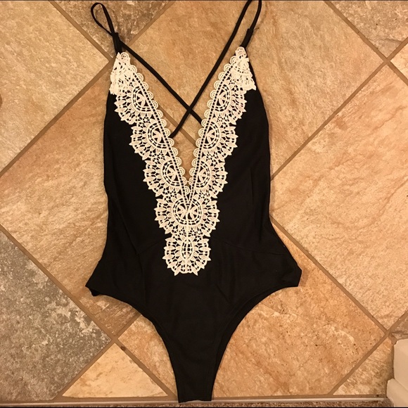 NWT boho lace monokini (1S & 1M) - Picture 2 of 4