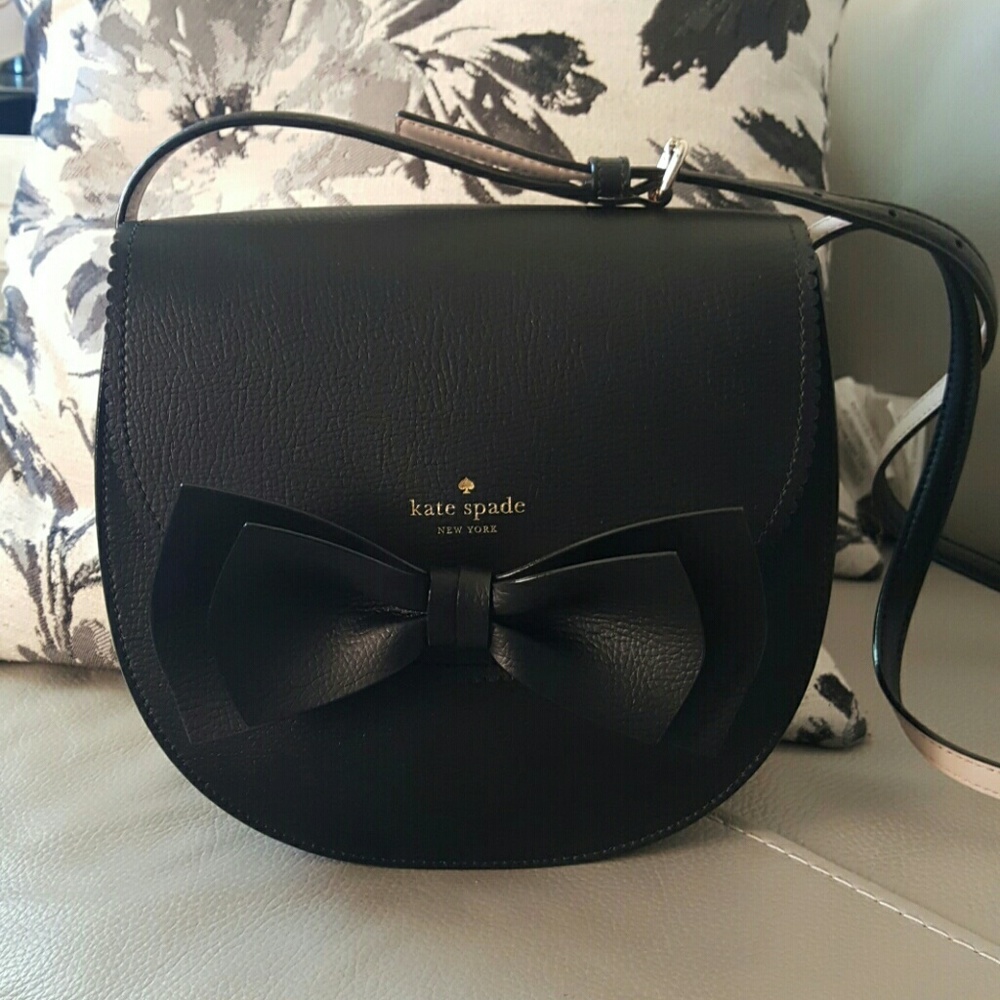 *ON HOLD* New Kate Spade Bow Crossbody