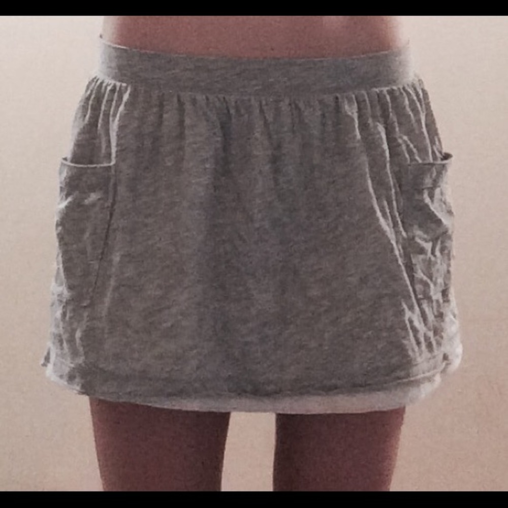 Abercrombie & Fitch Grey Skirt Flowy Size Medium