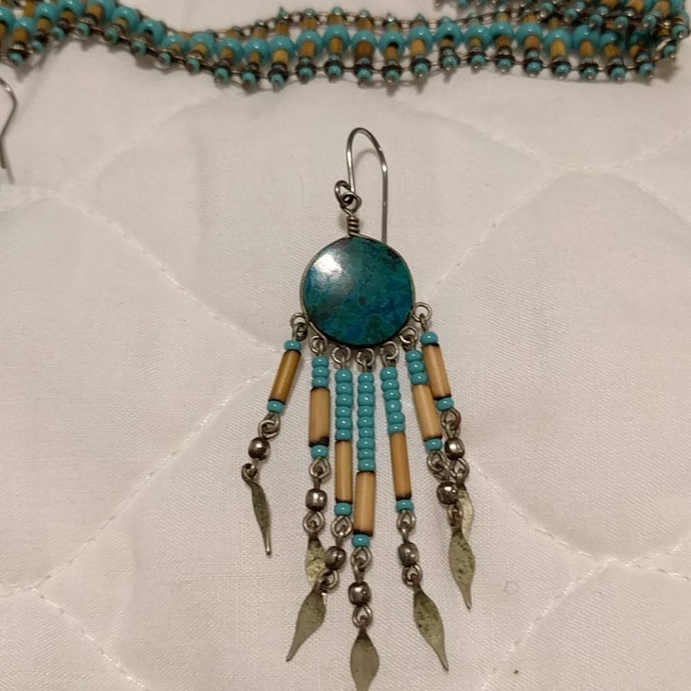 Chocker and earing - Picture 2 of 2