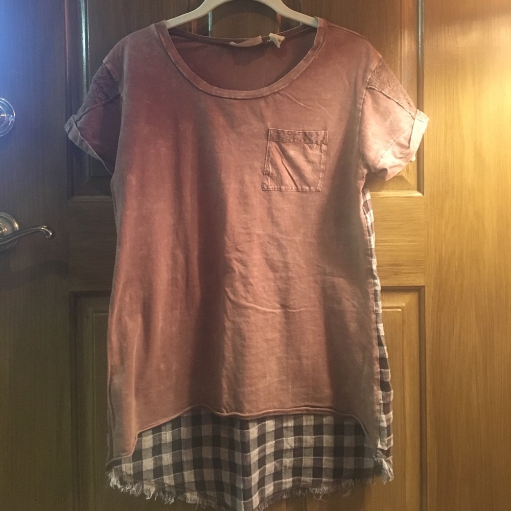 Gimmicks top medium.
