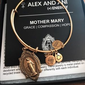 NWT Mother Mary Alex & Ani Bangle Gold